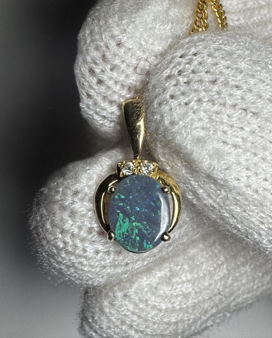 2.00 ct Solid Black Opal set in 18k Gold Pendant, Genuine Diamonds