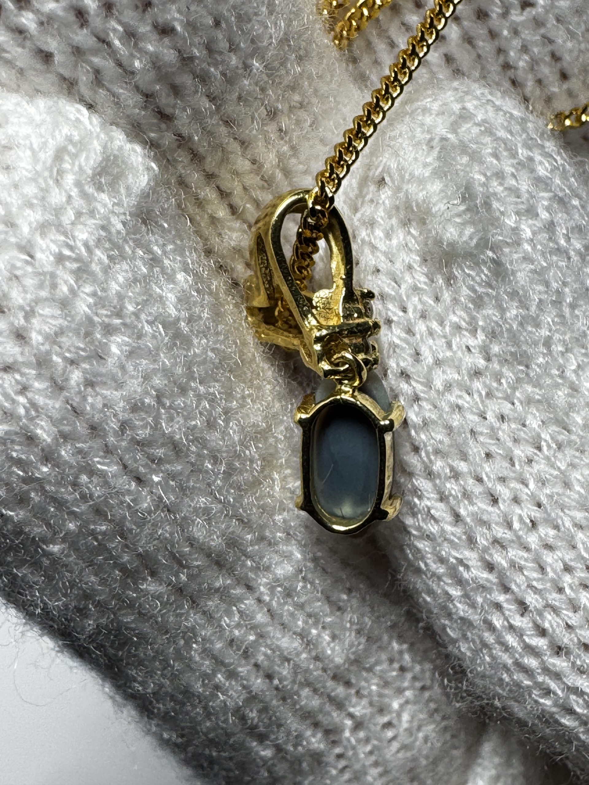 1.20 ct Solid Black Opal Pendant set in 18k Gold Pendant, Genuine Diamonds (unique pattern) - Image 4