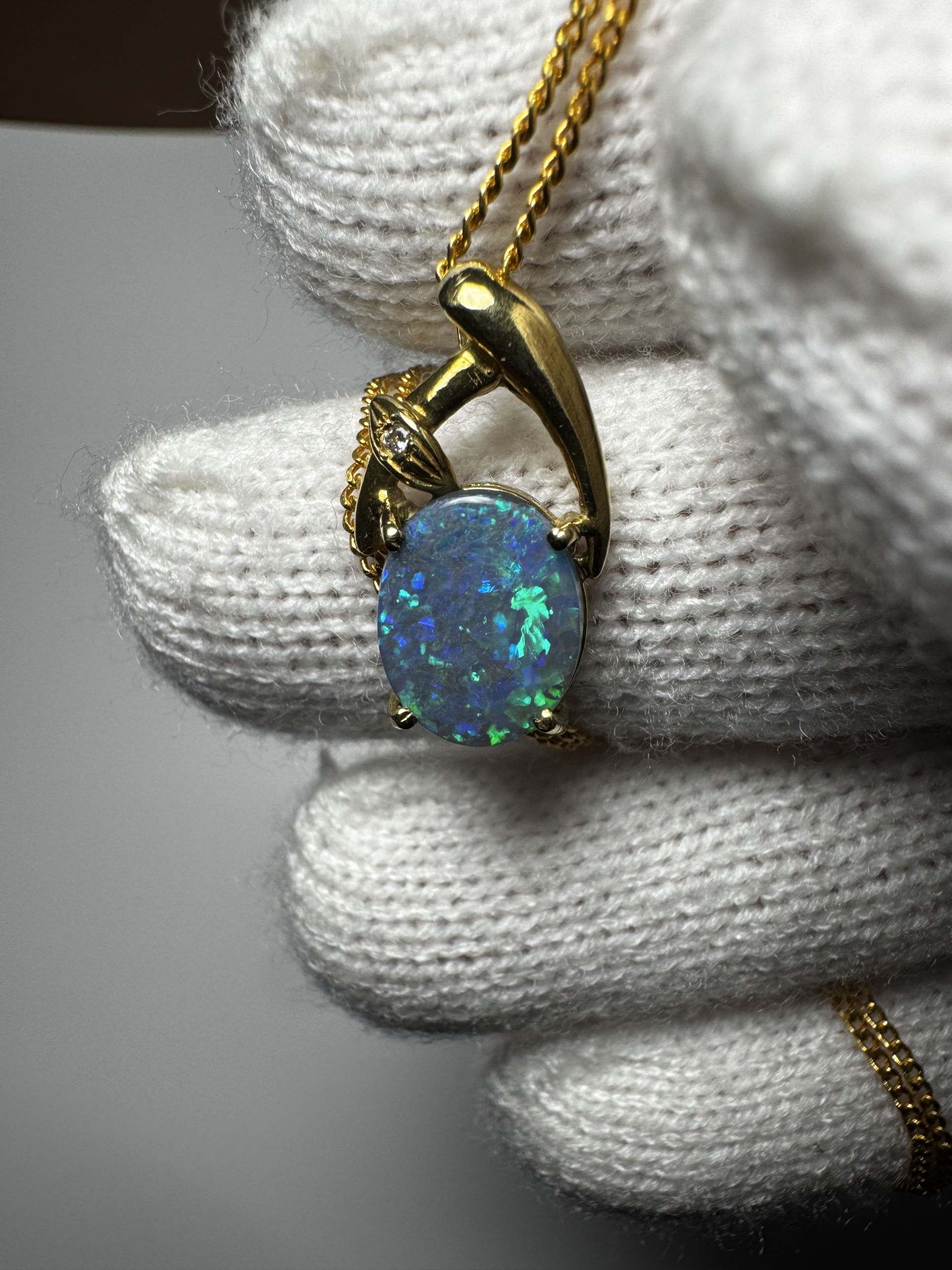 2.00 ct Solid Black Opal set in 18k Gold Pendant, Genuine Trilliant Diamond