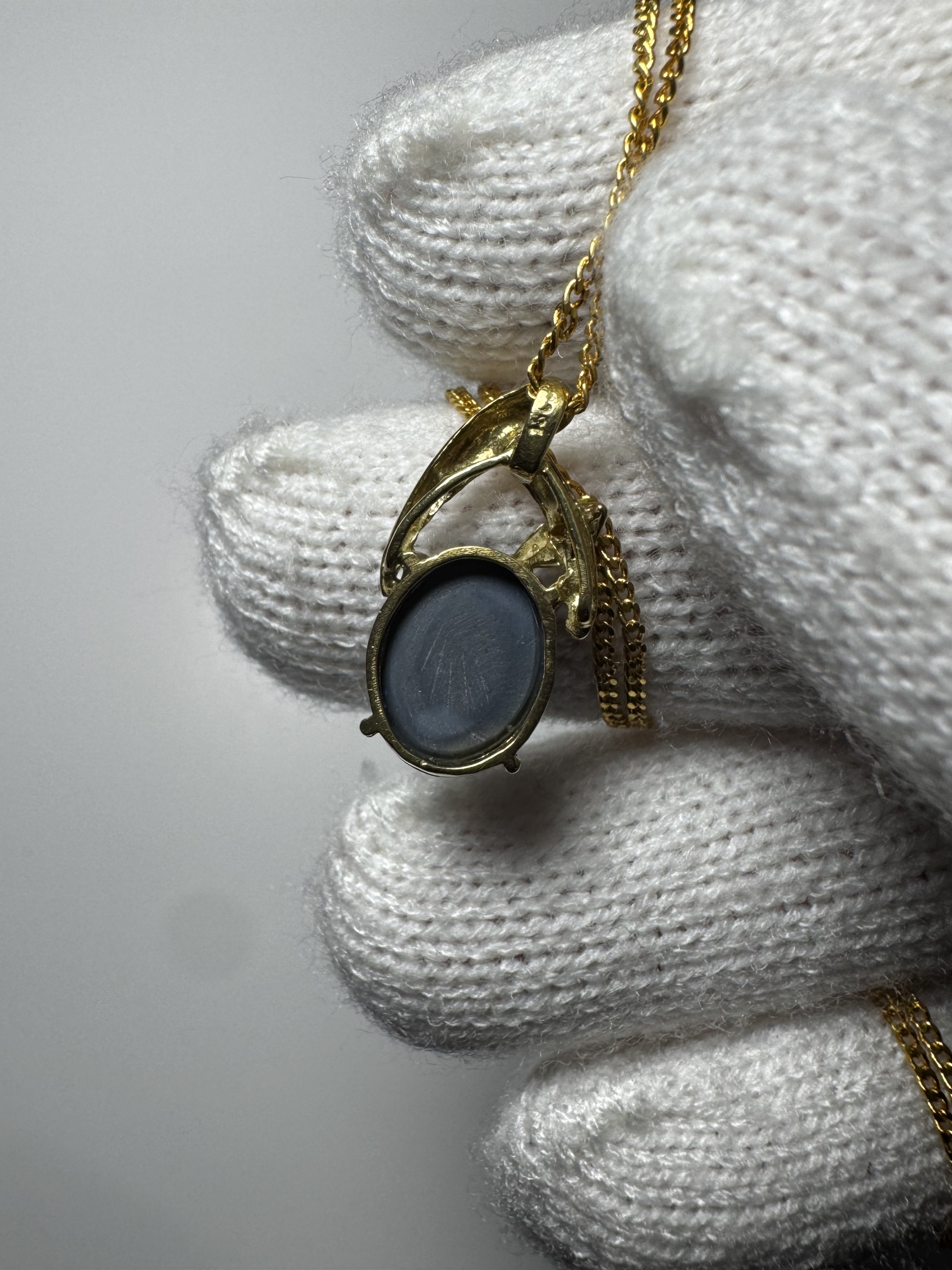 2.00 ct Solid Black Opal set in 18k Gold Pendant, Genuine Trilliant Diamond - Image 5