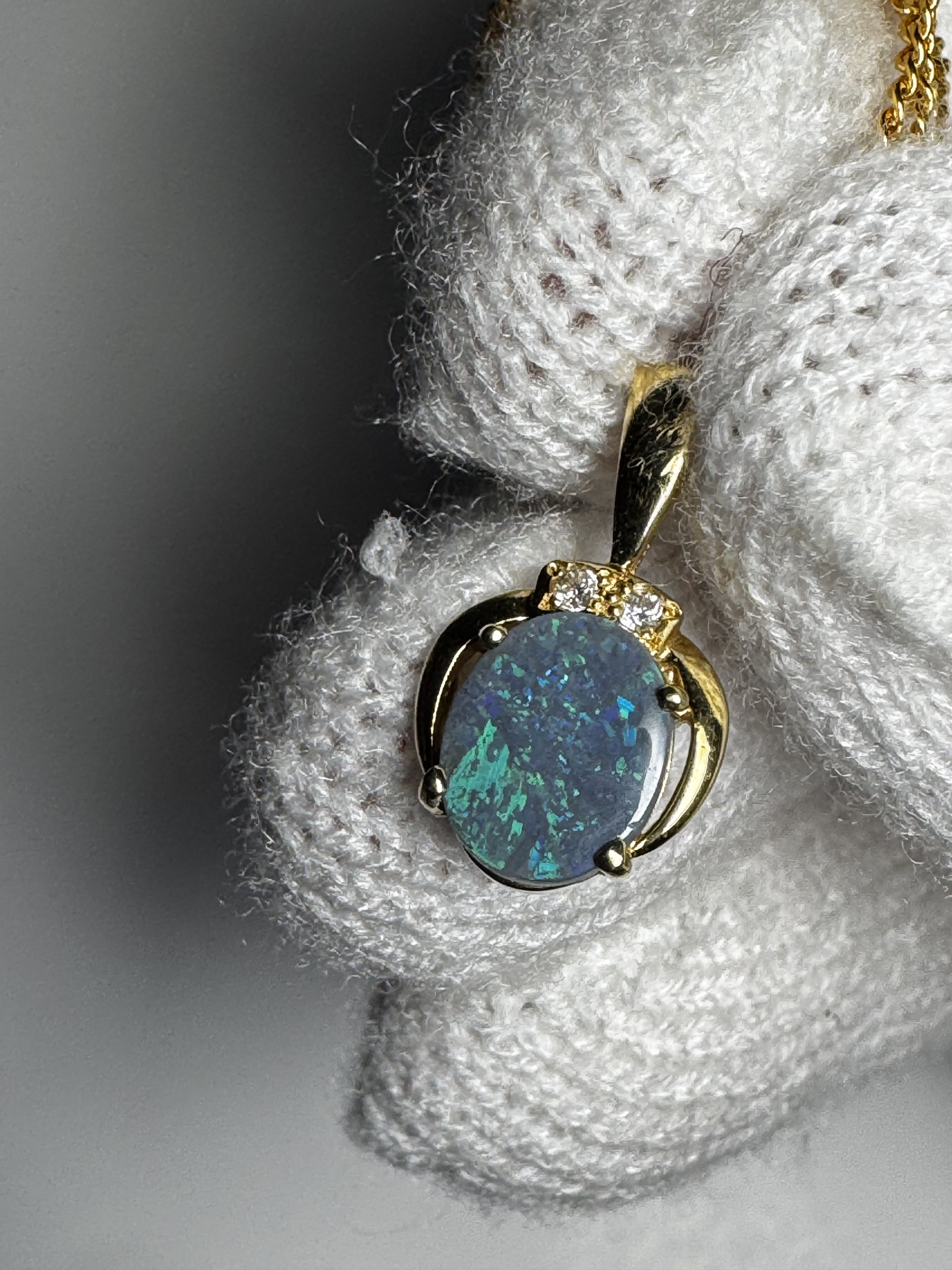 2.00 ct Solid Black Opal set in 18k Gold Pendant, Genuine Diamonds - Image 2