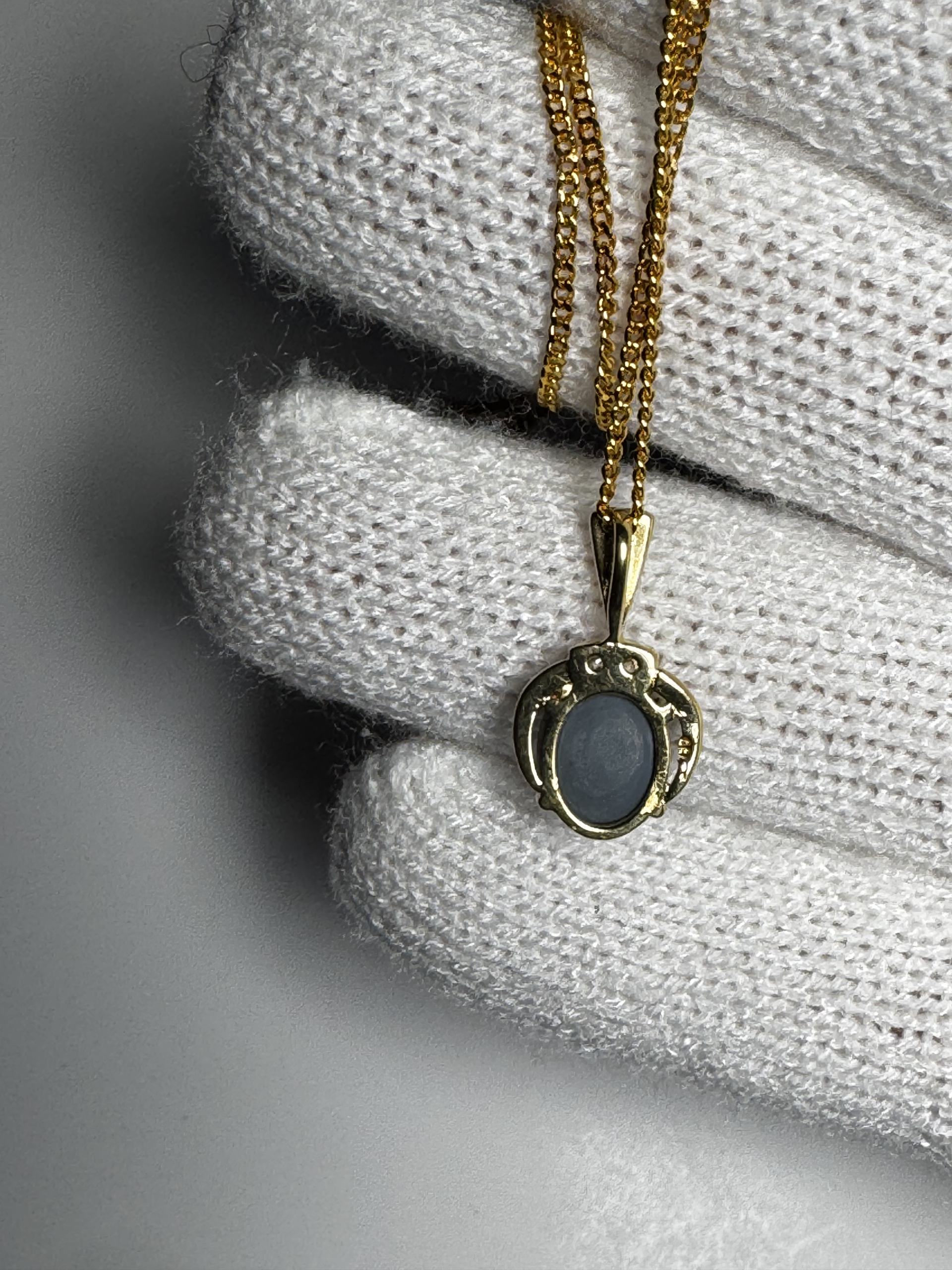 2.00 ct Solid Black Opal set in 18k Gold Pendant, Genuine Diamonds - Image 4