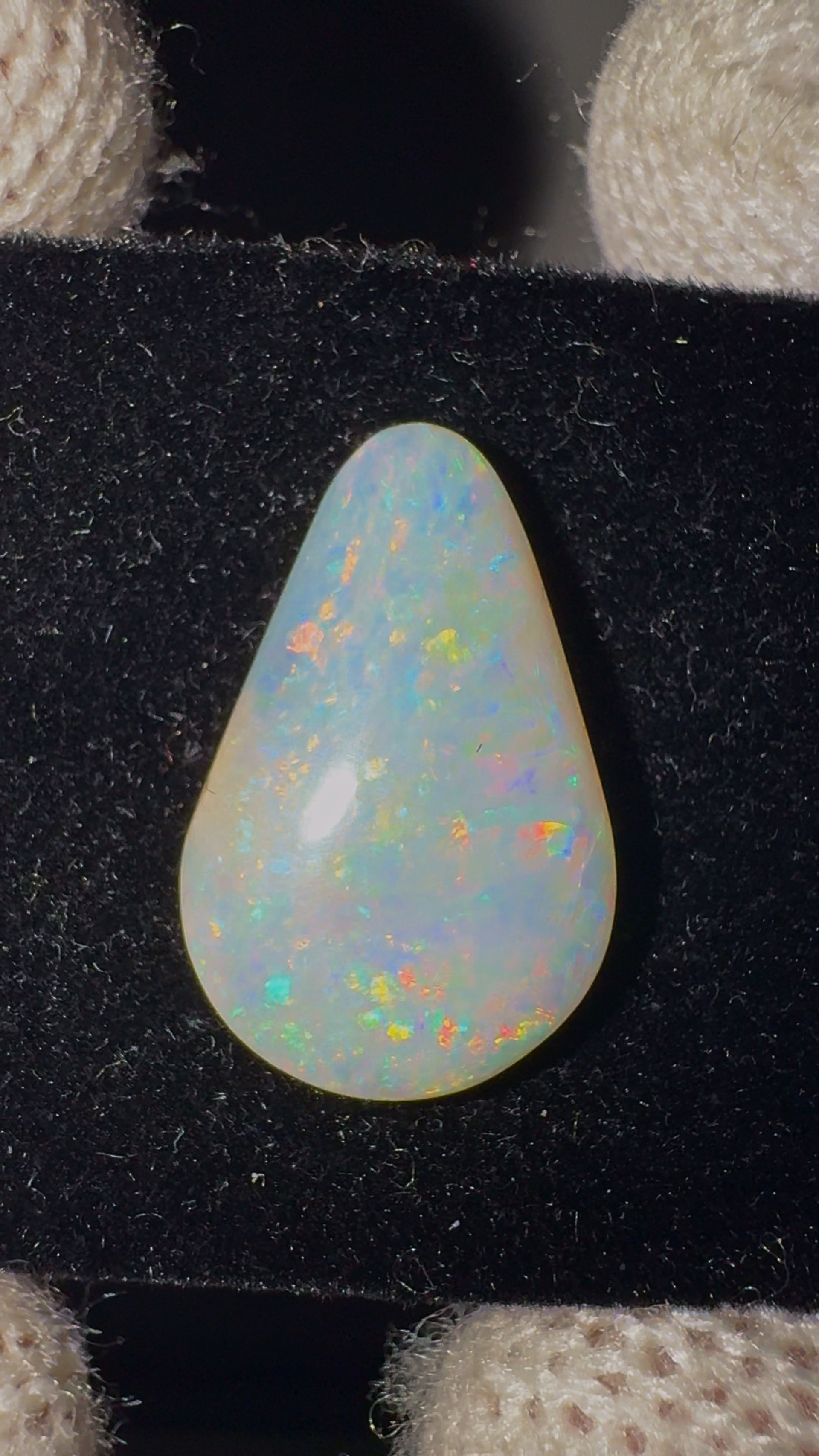 3.55 ct Teardrop Coober Pedy Solid Opal