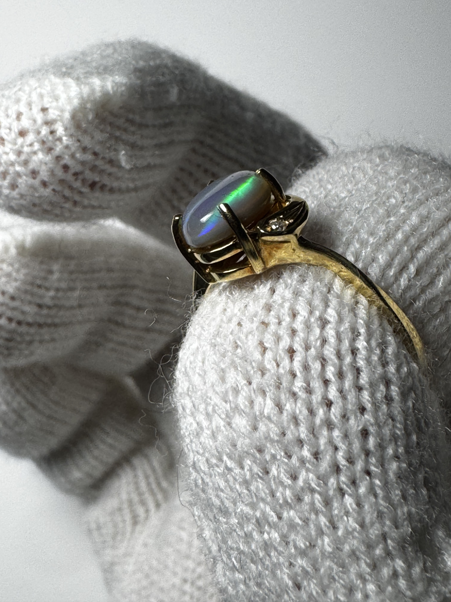 1.20 ct Solid Black Opal Set in 18 k 750 Yellow Gold Ring with Genuine Natural Diamond (Cert Included) - Image 5
